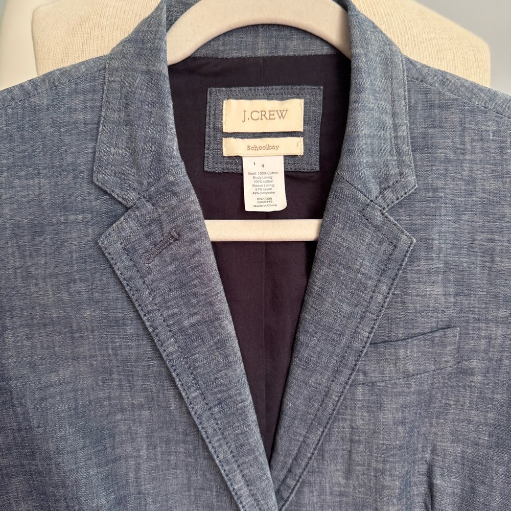 J.Crew Schoolboy style blazer in classic blue Chambray, 2 button close, Size 4 - Picture 12 of 14